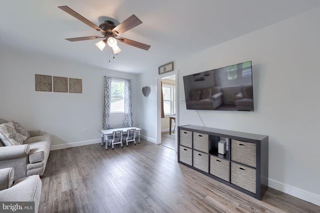 1074 HEARTHSTONE RD, Lancaster, PA 17603