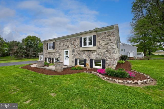 1074 HEARTHSTONE RD, Lancaster, PA 17603