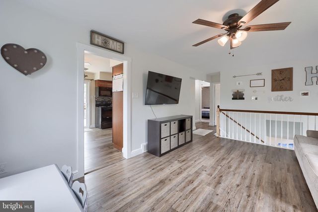 1074 HEARTHSTONE RD, Lancaster, PA 17603
