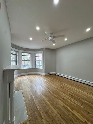 198 St Botolph St 2, Boston, MA 02115