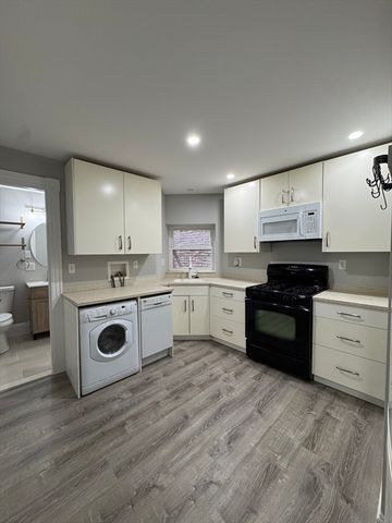 198 St Botolph St 2, Boston, MA 02115