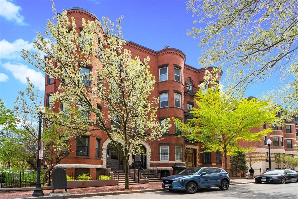198 St Botolph St 2, Boston, MA 02115