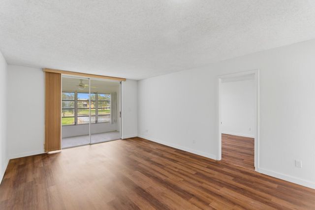 6020 NW 64th Avenue 208, Tamarac, FL 33319