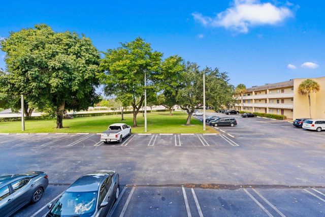 6020 NW 64th Avenue 208, Tamarac, FL 33319