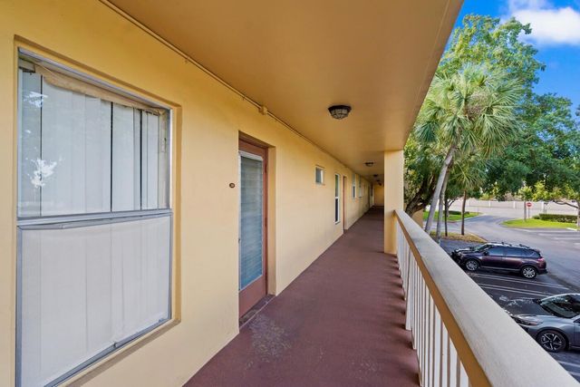 6020 NW 64th Avenue 208, Tamarac, FL 33319