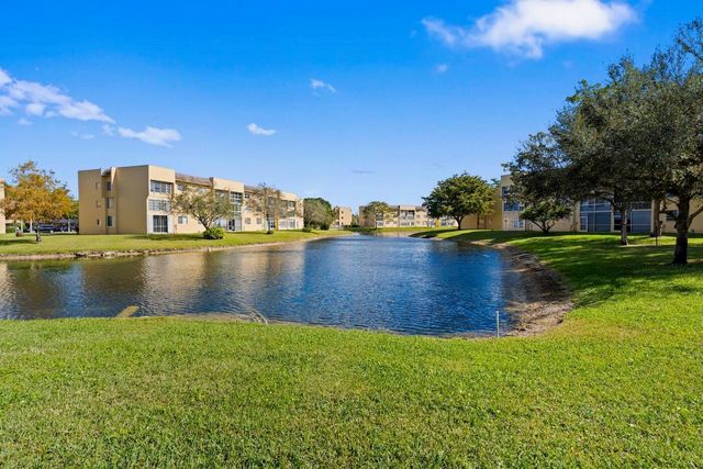 6020 NW 64th Avenue 208, Tamarac, FL 33319