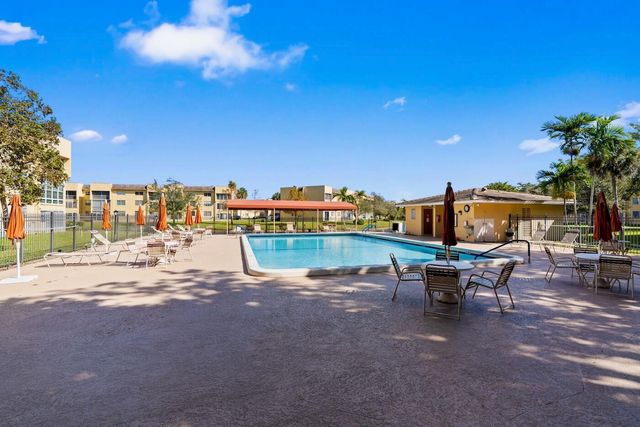 6020 NW 64th Avenue 208, Tamarac, FL 33319