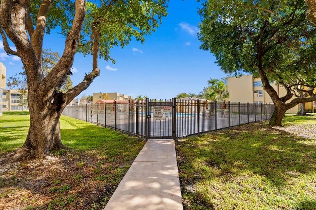 6020 NW 64th Avenue 208, Tamarac, FL 33319