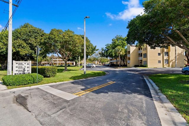 6020 NW 64th Avenue 208, Tamarac, FL 33319