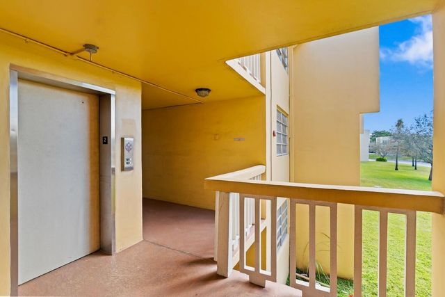 6020 NW 64th Avenue 208, Tamarac, FL 33319