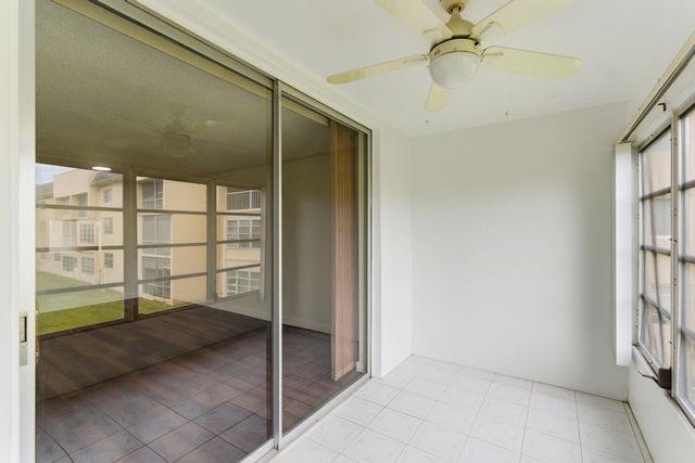 6020 NW 64th Avenue 208, Tamarac, FL 33319