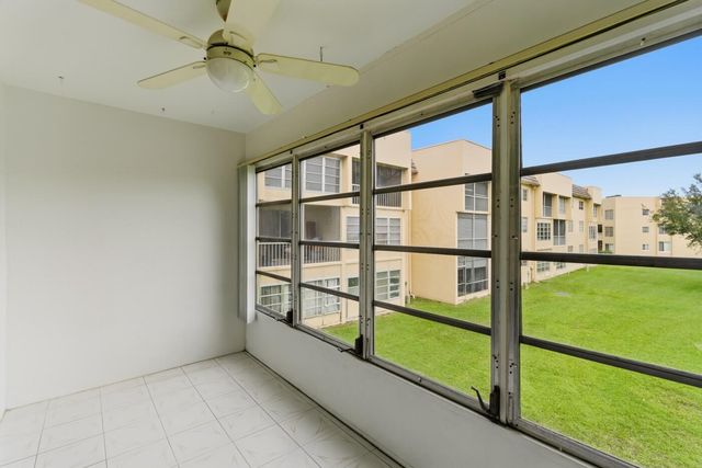6020 NW 64th Avenue 208, Tamarac, FL 33319