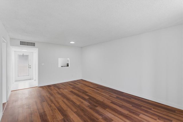6020 NW 64th Avenue 208, Tamarac, FL 33319
