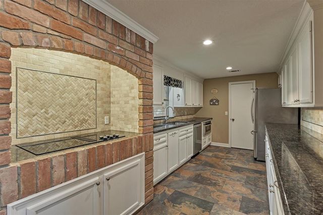 11831 Thoreau Drive, Montgomery, TX 77356