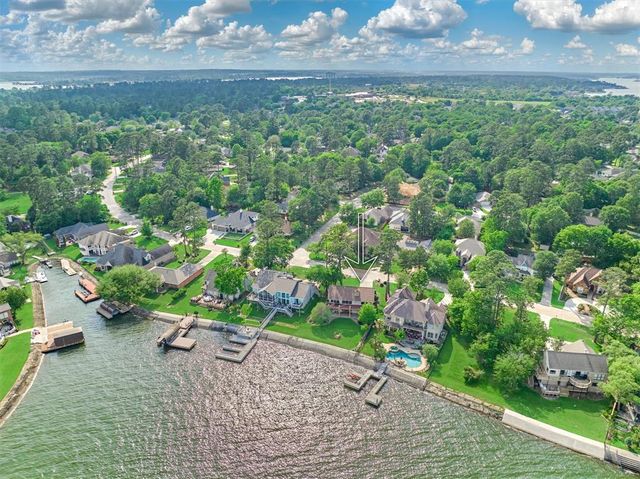 11831 Thoreau Drive, Montgomery, TX 77356