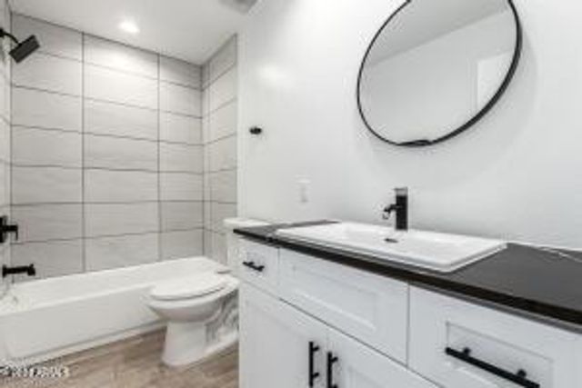 3 N Naco Apt 2, Chandler, AZ 85225