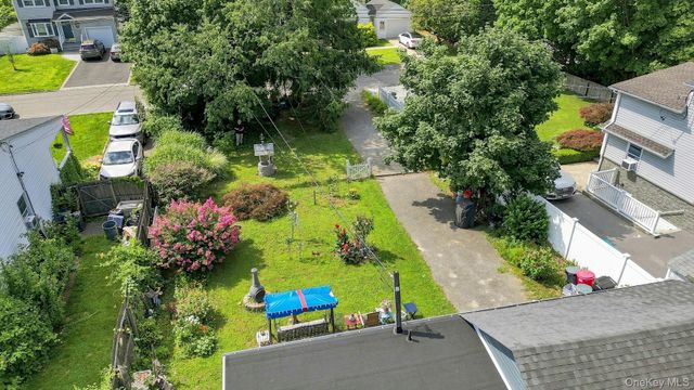 57 Sutton Court, West Islip, NY 11795