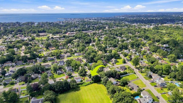 57 Sutton Court, West Islip, NY 11795