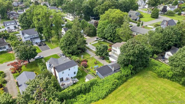57 Sutton Court, West Islip, NY 11795