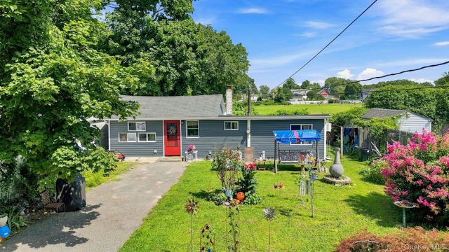 57 Sutton Court, West Islip, NY 11795