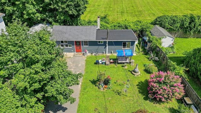 57 Sutton Court, West Islip, NY 11795