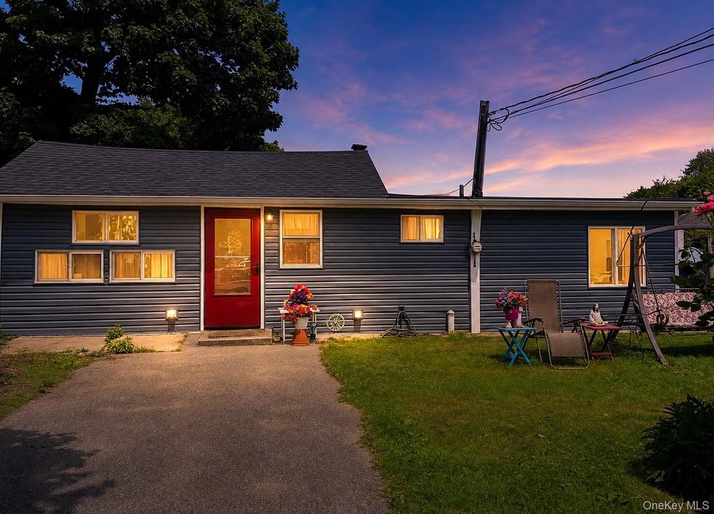 57 Sutton Court, West Islip, NY 11795 — photo 2