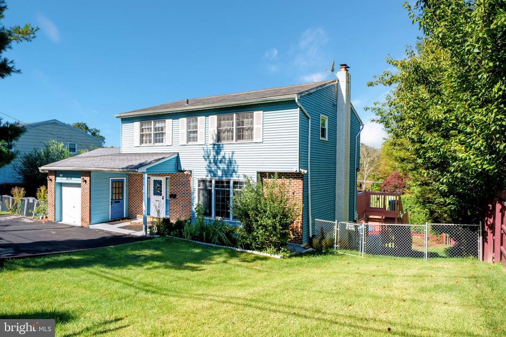 814 CALEDONIA ST, PHILADELPHIA, PA 19128 — photo 2