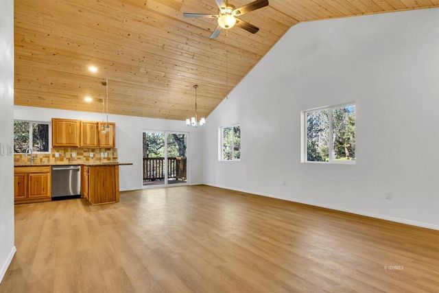 54425 Live Oak Street, Idyllwild, CA 92549