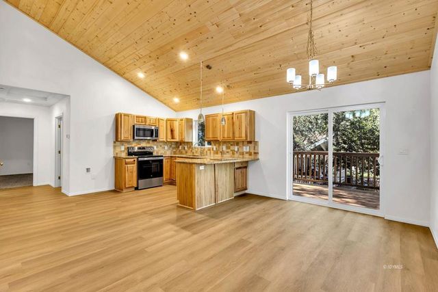 54425 Live Oak Street, Idyllwild, CA 92549