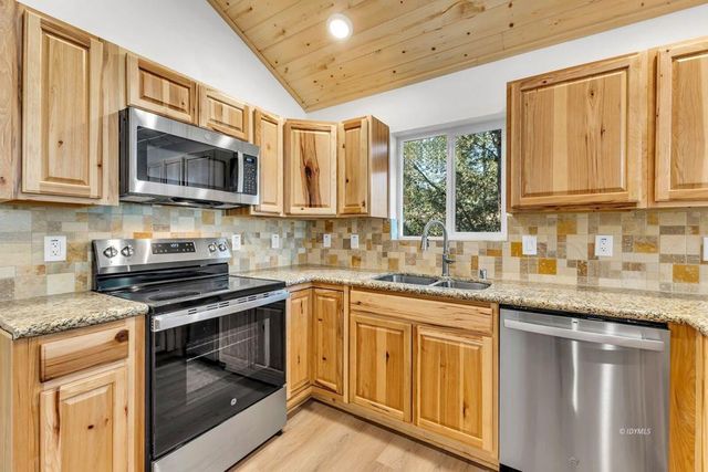 54425 Live Oak Street, Idyllwild, CA 92549