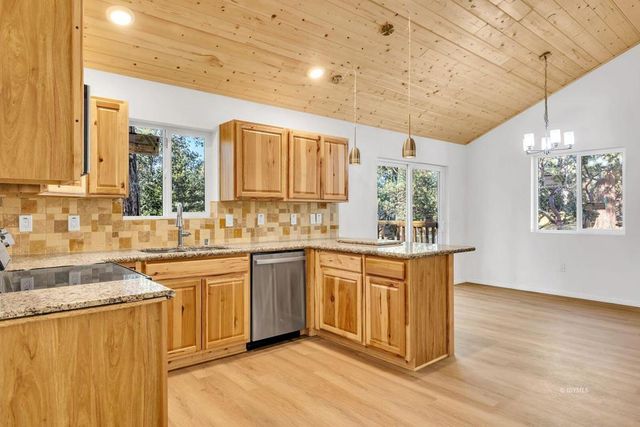 54425 Live Oak Street, Idyllwild, CA 92549