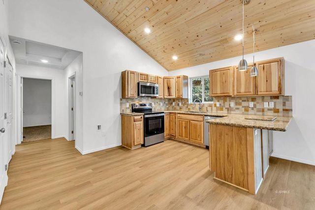 54425 Live Oak Street, Idyllwild, CA 92549