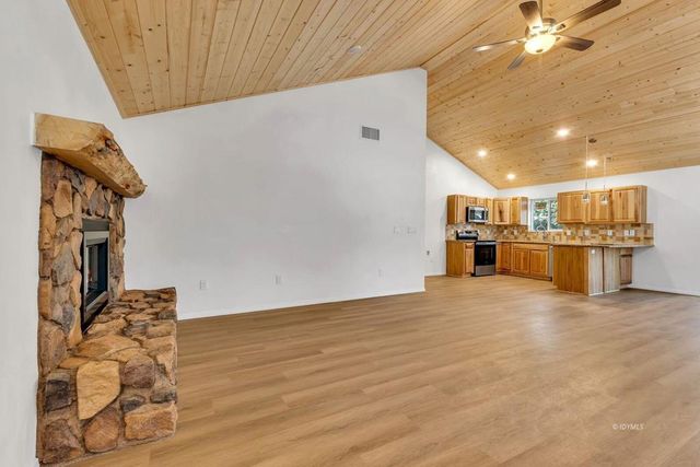 54425 Live Oak Street, Idyllwild, CA 92549