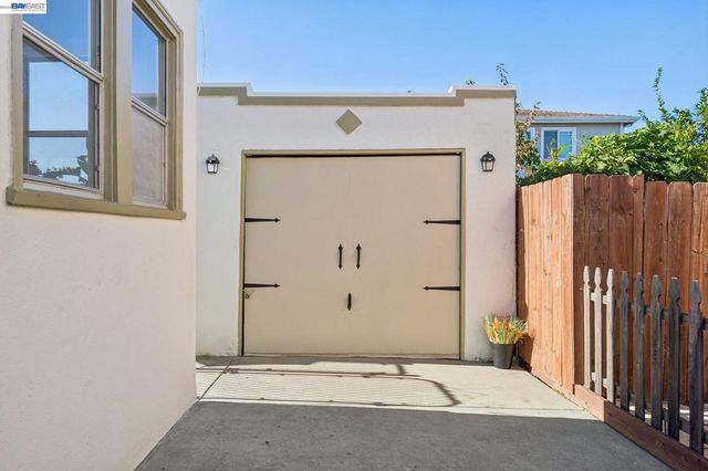 110 California Ave, San Leandro, CA 94577