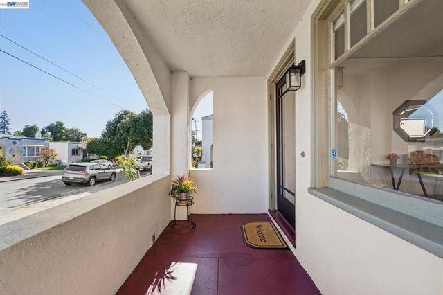 110 California Ave, San Leandro, CA 94577