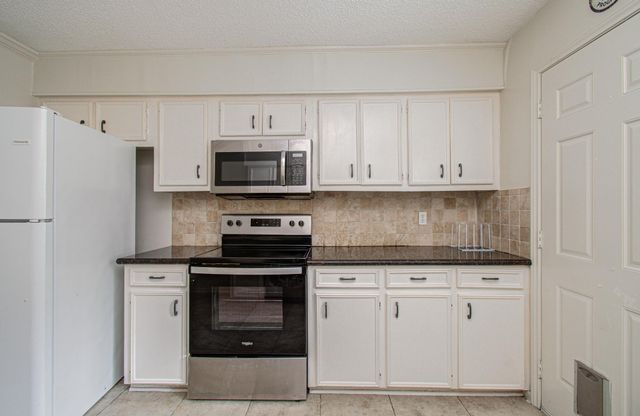 823 S Ripple Creek Drive, Houston, TX 77057