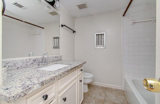 823 S Ripple Creek Drive, Houston, TX 77057