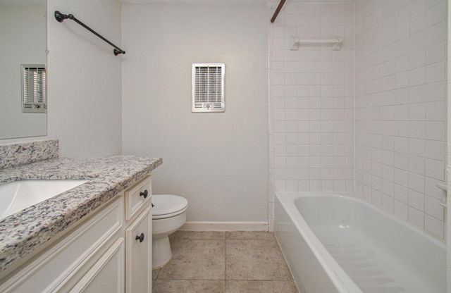 823 S Ripple Creek Drive, Houston, TX 77057