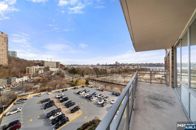 917 Hudson Park 917, Edgewater, NJ 07020