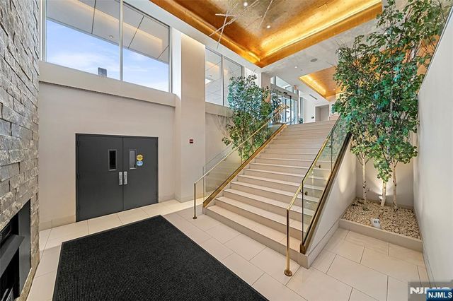 917 Hudson Park 917, Edgewater, NJ 07020