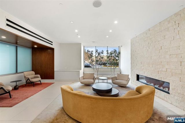 917 Hudson Park 917, Edgewater, NJ 07020