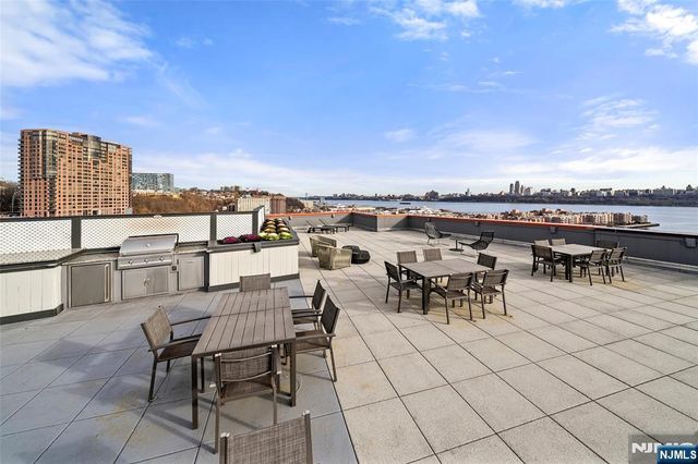 917 Hudson Park 917, Edgewater, NJ 07020
