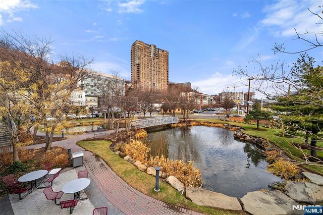 917 Hudson Park 917, Edgewater, NJ 07020