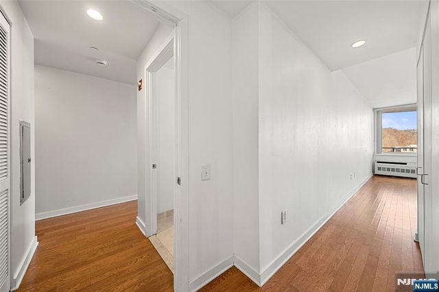 917 Hudson Park 917, Edgewater, NJ 07020