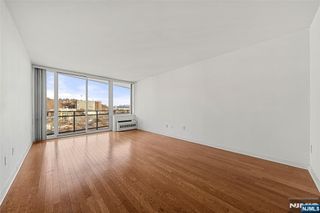 917 Hudson Park 917, Edgewater, NJ 07020