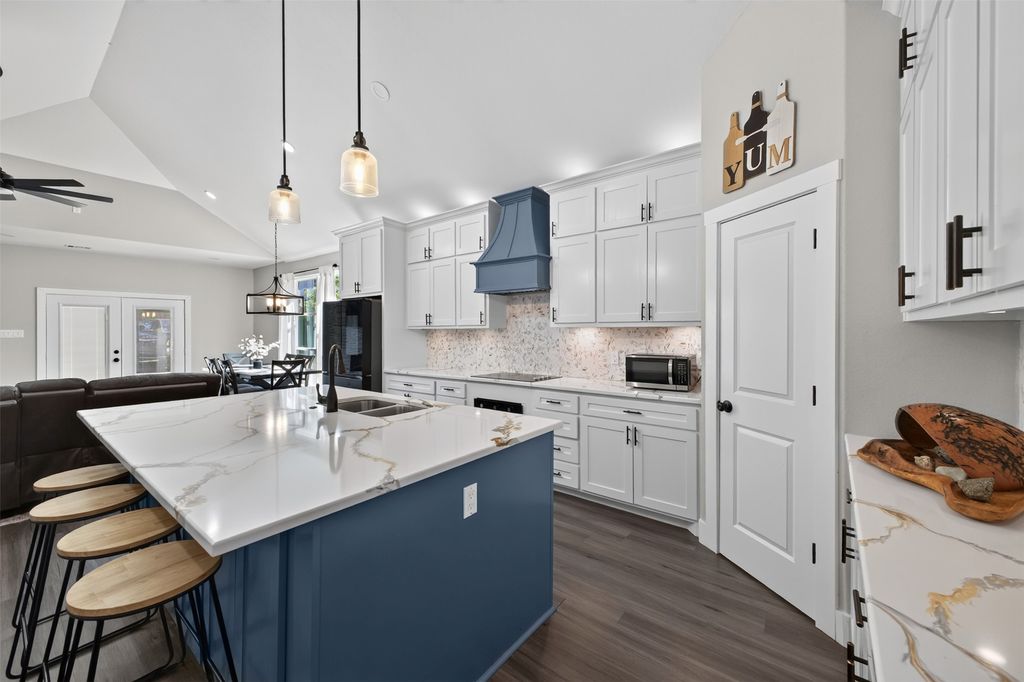 9116 Beckleycrest Avenue, Dallas, TX 75232 — exterior