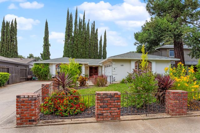2650 Water Tree Way, Sacramento, CA 95826