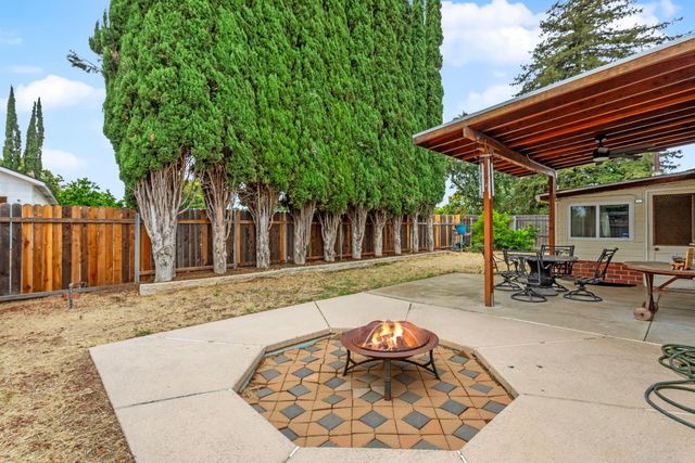 2650 Water Tree Way, Sacramento, CA 95826