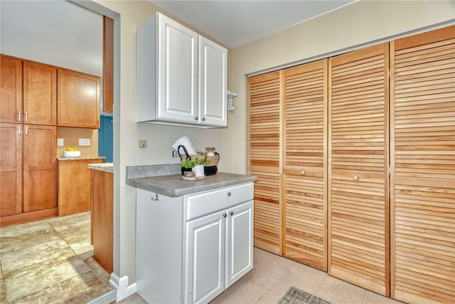 26 Hanningfield Cir Circle, Perinton, NY 14450