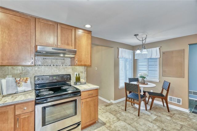 26 Hanningfield Cir Circle, Perinton, NY 14450